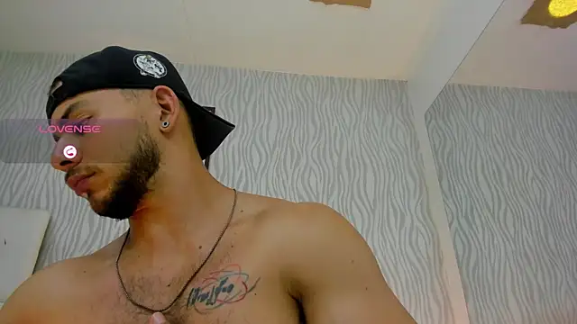 Snapshot of dylan_jacobx chatting on 09.18.25 dylan jacobx online show from 09.18.25