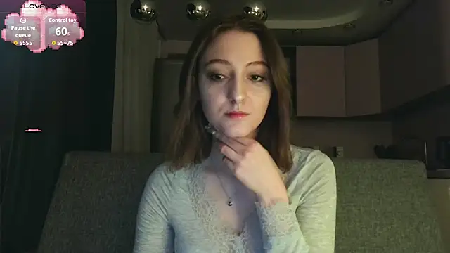 Snapshot of white_liillyy chatting on 10.23.25 white liillyy online show from 10.23.25