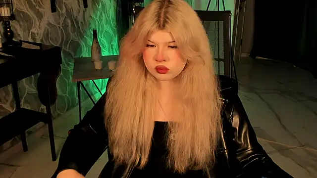Snapshot of LilithNelson chatting on 10.14.25 LilithNelson online show from 10.14.25