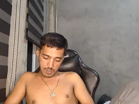 Snapshot of RowyCam chatting on 09.09.25 RowyCam online show from 09.09.25