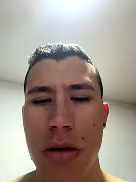 Snapshot of Kurtxxx22 chatting on 10.31.25 Kurtxxx22 online show from 10.31.25