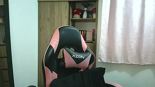 Oliviawatson1 online show from 11.07.25