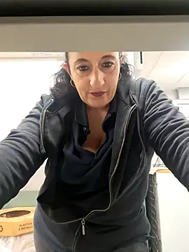 monella821 online show from 11.25.25