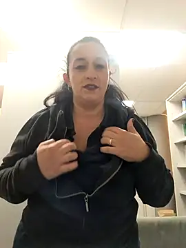 monella821 online show from 11.26.25