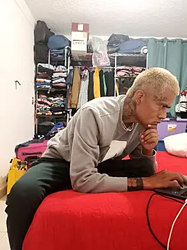 Snapshot of FoolingIntent chatting on 11.07.25 FoolingIntent online show from 11.07.25