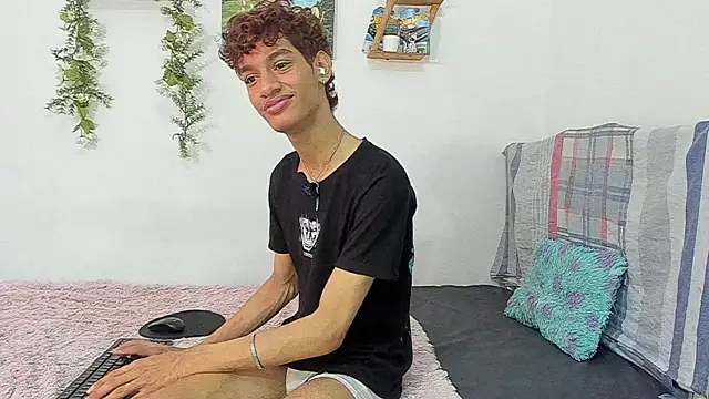 Snapshot of Peterfrost19 chatting on 11.07.25 Peterfrost19 online show from 11.07.25