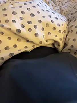 Snapshot of K13XXXX chatting on 11.13.25 K13XXXX online show from 11.13.25