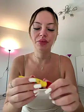 Snapshot of Sandra_Jo chatting on 09.21.25 Sandra Jo online show from 09.21.25