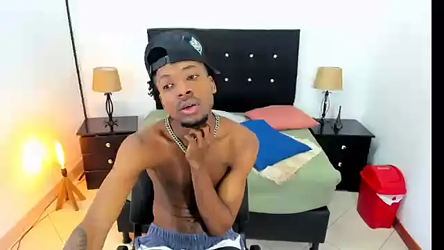 Snapshot of maikol_monstercock chatting on 10.15.25 maikol monstercock online show from 10.15.25