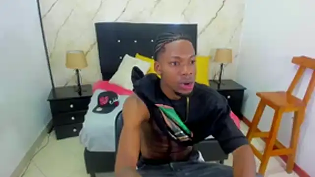 Snapshot of maikol_monstercock chatting on 11.04.25 maikol monstercock online show from 11.04.25