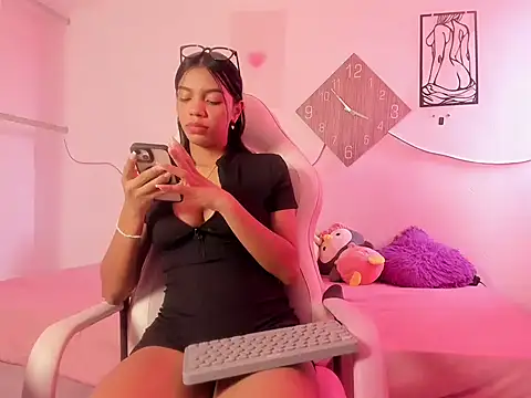 Snapshot of Valy_hot chatting on 09.08.25 Valy hot online show from 09.08.25