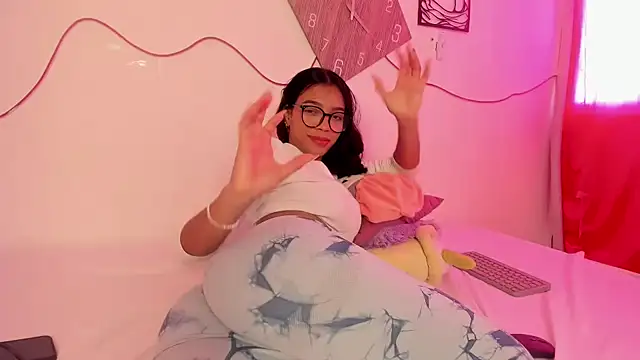 Snapshot of Valy_hot chatting on 09.17.25 Valy hot online show from 09.17.25