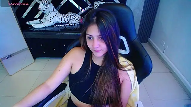 Snapshot of emily_cooper_t chatting on 09.10.25 emily cooper t online show from 09.10.25