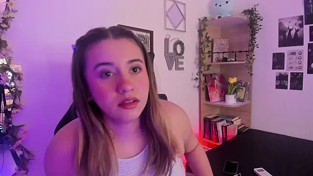 Snapshot of Lana_Herondale chatting on 09.11.25 Lana Herondale online show from 09.11.25