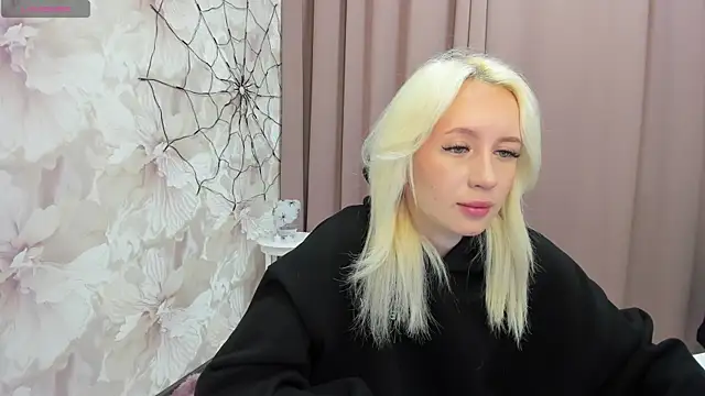 cute luucy online show from 11.03.25