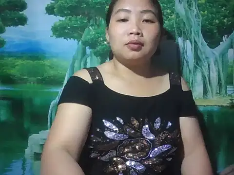 Snapshot of PhamPhung chatting on 09.09.25 PhamPhung online show from 09.09.25