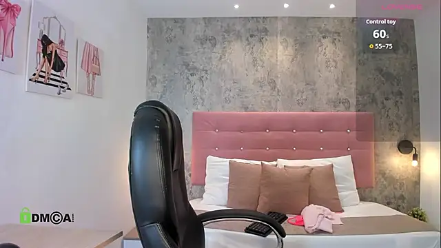 Snapshot of brithanycollins chatting on 09.17.25 brithanycollins online show from 09.17.25