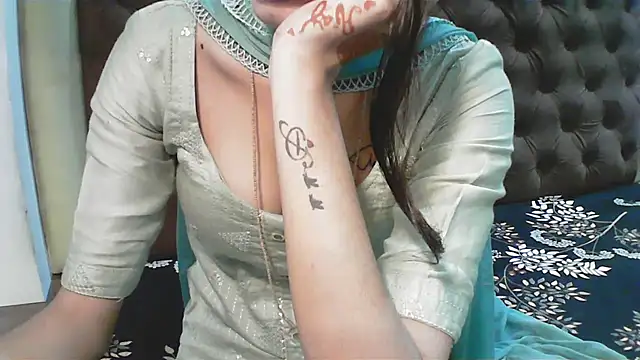 Snapshot of elize__ chatting on 10.10.25 elize online show from 10.10.25