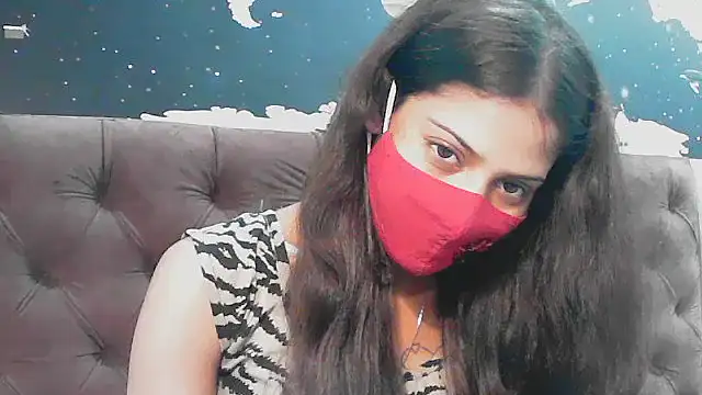 Snapshot of elize__ chatting on 10.29.25 elize online show from 10.29.25