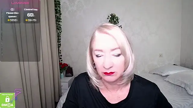 Snapshot of hunters_woman chatting on 09.09.25 hunters woman online show from 09.09.25