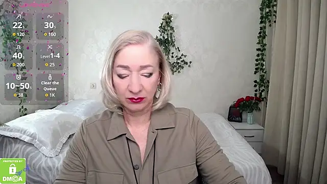 Snapshot of hunters_woman chatting on 11.14.25 hunters woman online show from 11.14.25