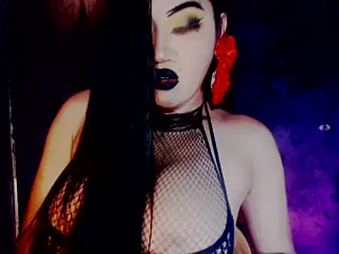 Snapshot of Mistress4fun chatting on 09.21.25 Mistress4fun online show from 09.21.25