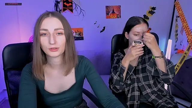 eva smiith  online show from 10.21.25