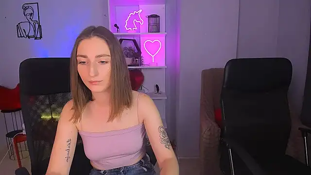 eva smiith  online show from 11.14.25