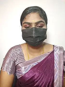 Snapshot of Tamil_Princess12 chatting on 10.15.25 Tamil Princess12 online show from 10.15.25