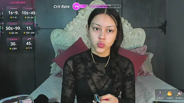 Snapshot of Charlottegray_1 chatting on 10.20.25 Charlottegray 1 online show from 10.20.25