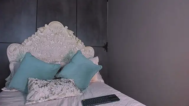 Charlottegray 1 online show from 10.29.25