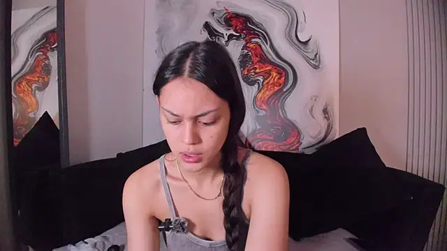 Charlottegray 1 online show from 11.14.25