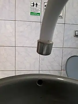 Snapshot of Negodabenga chatting on 09.30.25 Negodabenga online show from 09.30.25