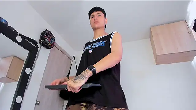 Snapshot of Mateo_Escobar chatting on 09.08.25 Mateo Escobar online show from 09.08.25