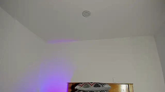 Snapshot of SusanClarck chatting on 11.23.25 SusanClarck online show from 11.23.25