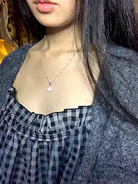 Nhinhi18 online show from 11.14.25