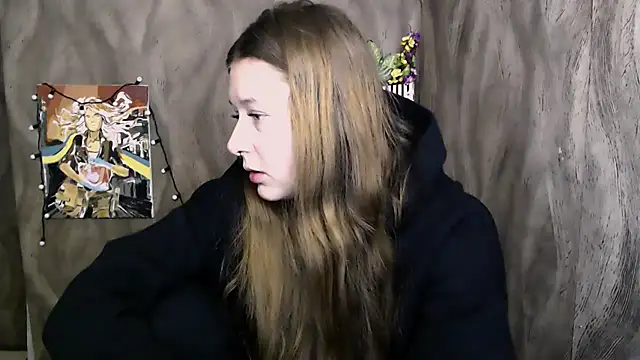 Snapshot of Linda_S_ chatting on 09.29.25 Linda S online show from 09.29.25