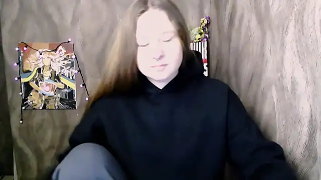 Snapshot of Linda_S_ chatting on 10.02.25 Linda S online show from 10.02.25