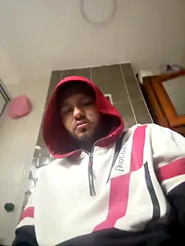 Snapshot of Frank0021 chatting on 09.18.25 Frank0021 online show from 09.18.25