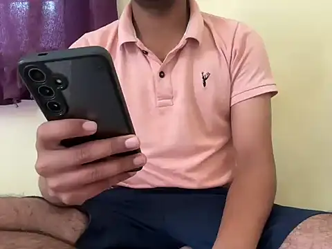 Snapshot of project085 chatting on 09.27.25 project085 online show from 09.27.25