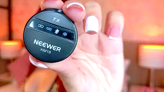 Snapshot of JessicaMason chatting on 10.04.25 JessicaMason online show from 10.04.25