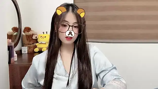 Amelia-babee online show from 11.10.25