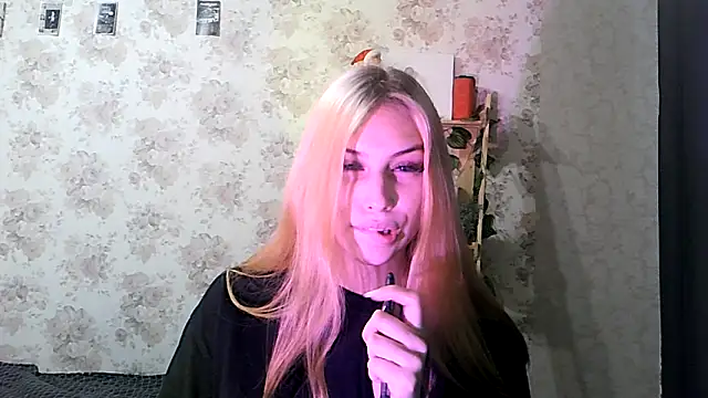 ClaireLaSweet online show from 10.21.25