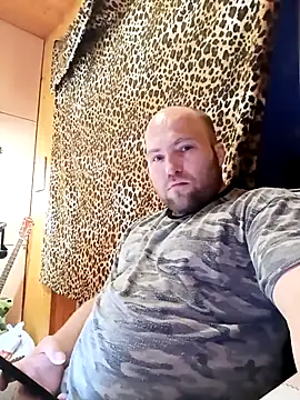 Snapshot of fbsinfo chatting on 09.28.25 fbsinfo online show from 09.28.25