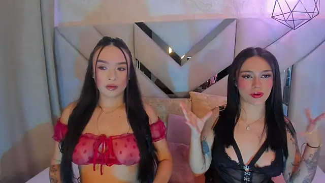 Snapshot of Victoriia_Coxx chatting on 10.10.25 Victoriia Coxx online show from 10.10.25