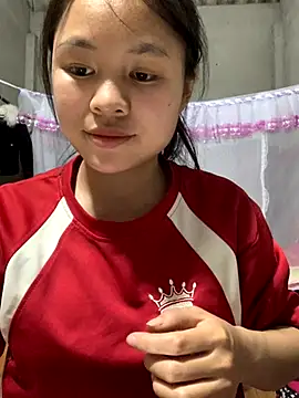 Snapshot of NhuFox chatting on 09.16.25 NhuFox online show from 09.16.25