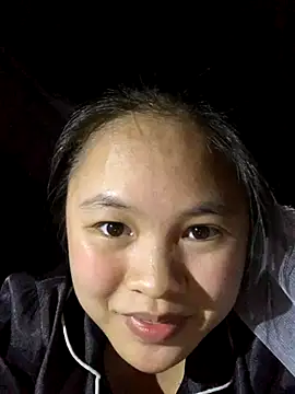 Snapshot of NhuFox chatting on 10.27.25 NhuFox online show from 10.27.25