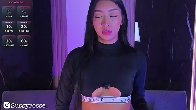 Snapshot of Sussyrosse_ chatting on 10.10.25 Sussyrosse  online show from 10.10.25