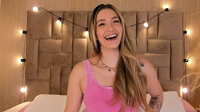 ClaradelMar online show from 10.13.25