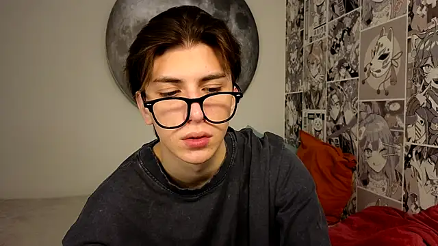 Snapshot of Oliver_Starboy chatting on 10.18.25 Oliver Starboy online show from 10.18.25